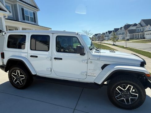 Used 2024 Jeep Wrangler Unlimited Sahara w/ Technology Group image 1