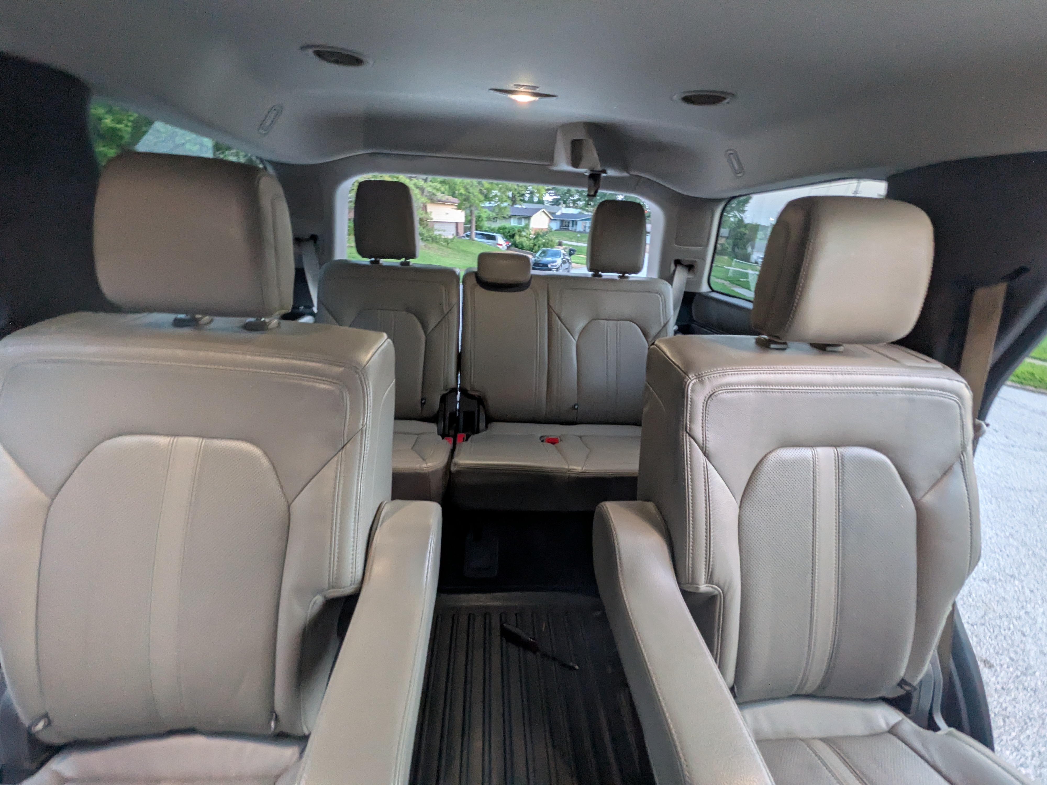 Used 2018 Ford Expedition Limited w/ Equipment Group 301A RWD image 16