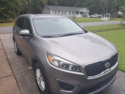Used 2017 Kia Sorento LX w/ LX Convenience Package