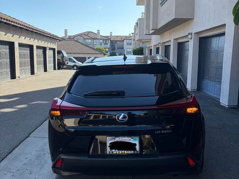 Used 2020 Lexus UX 250h w/ Premium Package AWD/4WD image 17