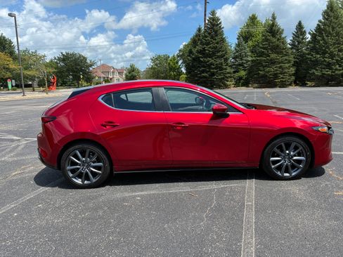 Used 2020 MAZDA MAZDA3 AWD Hatchback image 2