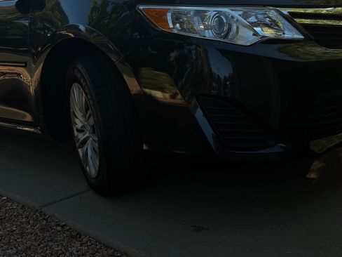 Used 2012 Toyota Camry LE FWD image 11