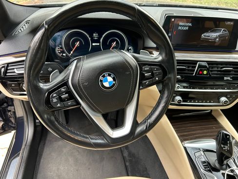 Used 2018 BMW 530e w/ Premium Package 2 image 1