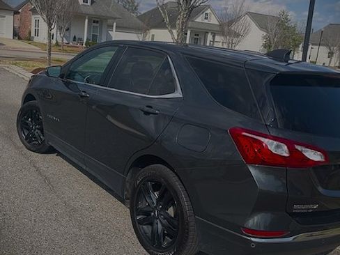 Used 2020 Chevrolet Equinox LT w/ Sport Edition image 4