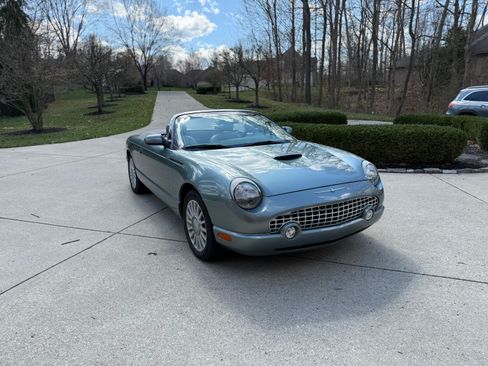 Used 2004 Ford Thunderbird Pacific Coast RWD image 1