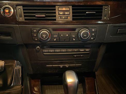 Used 2011 BMW 335i xDrive Sedan image 10