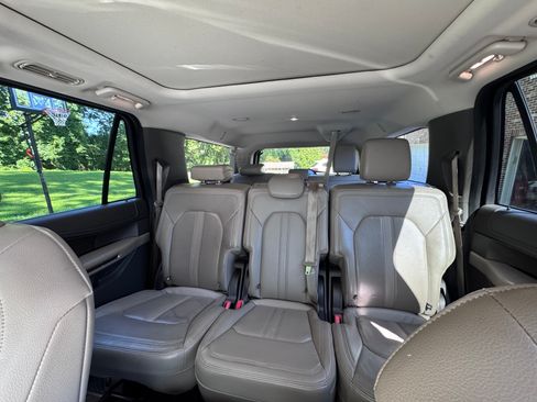 Used 2018 Ford Expedition Max Limited w/ Equipment Group 301A AWD/4WD image 10