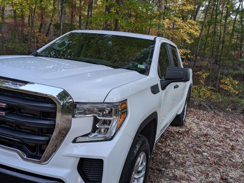 Used 2019 GMC Sierra 1500 4x4 Crew Cab w/ Convenience Package image 4