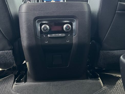 Used 2021 GMC Yukon Denali w/ Denali Premium Package image 17