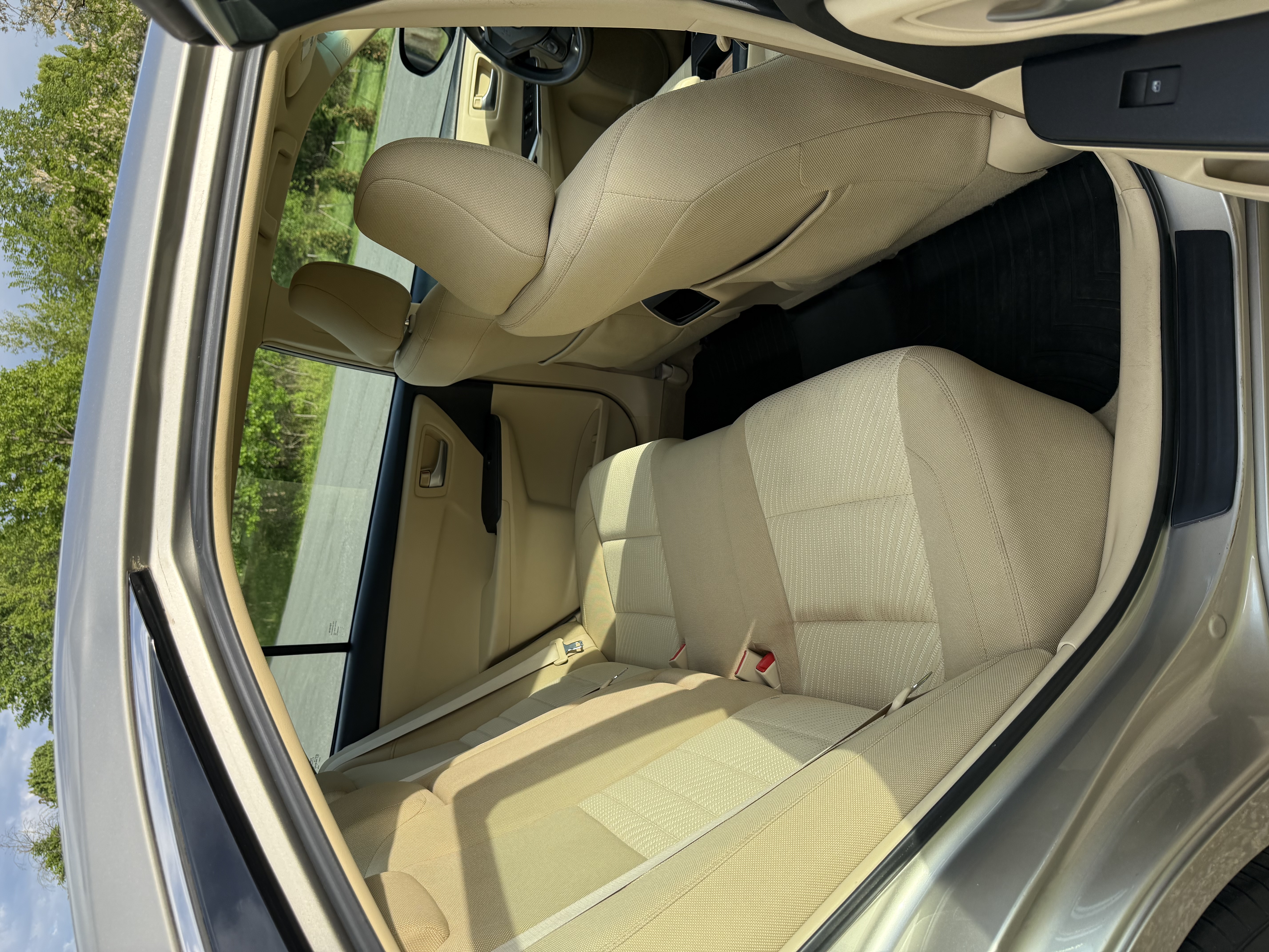 Used 2015 Toyota Camry LE FWD image 5
