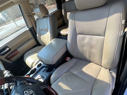 Used 2019 Toyota Sequoia Platinum image 12