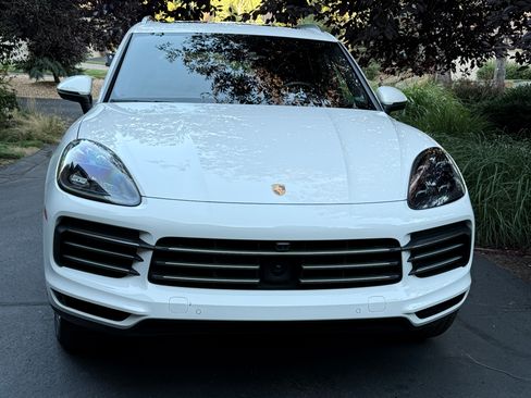 Used 2019 Porsche Cayenne E-Hybrid AWD/4WD image 2