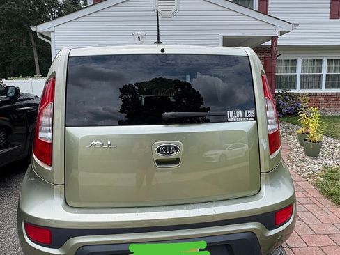 Used 2012 Kia Soul + FWD image 38