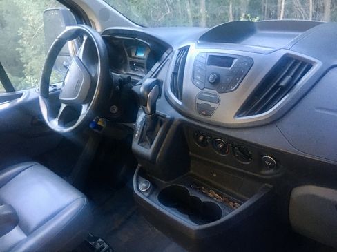 Used 2017 Ford Transit 150 130 Low Roof RWD image 6