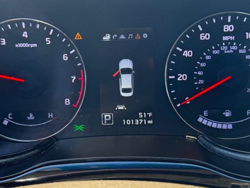 Used 2016 Kia K900 Luxury w/ Luxury VIP Package image 9