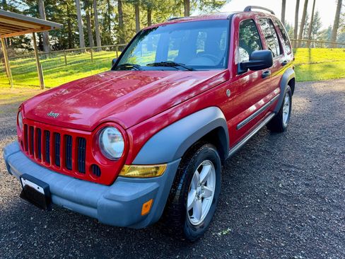 Used 2005 Jeep Liberty Sport image 2
