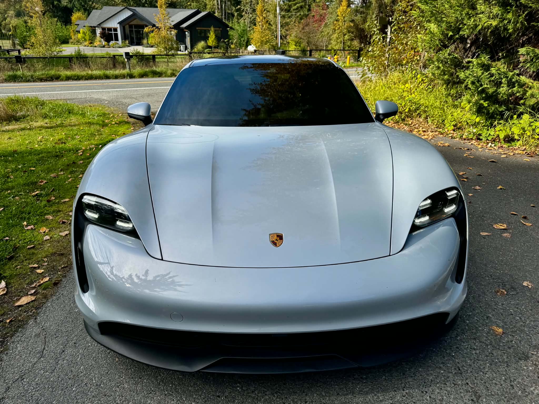 Used 2022 Porsche Taycan RWD image 9