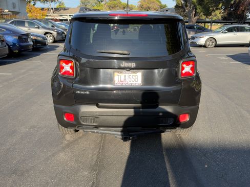 Used 2016 Jeep Renegade Latitude AWD/4WD image 6