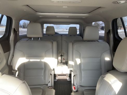 Used 2017 GMC Acadia Denali w/ Technology Package image 9