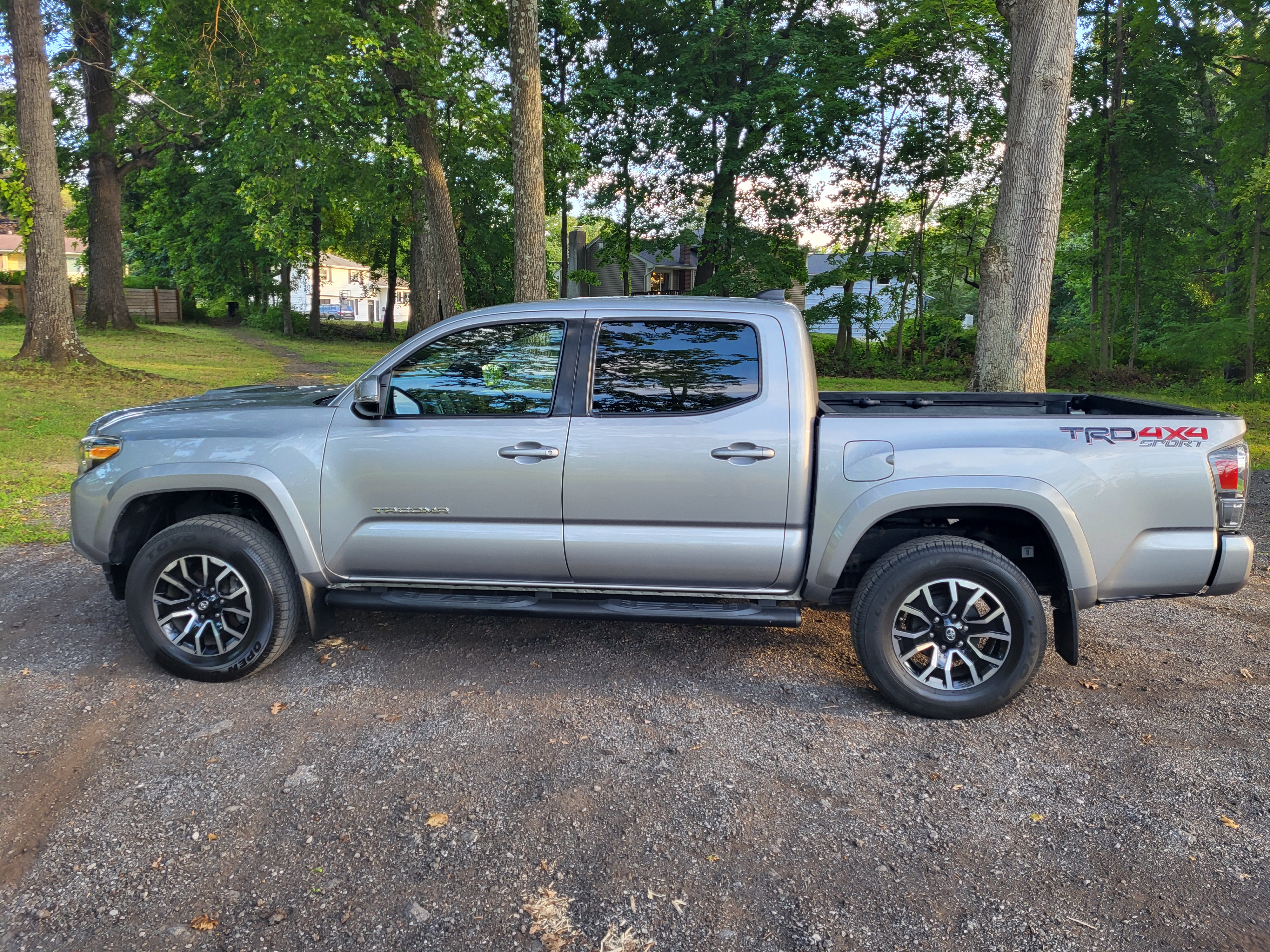 Used 2020 Toyota Tacoma TRD Sport AWD/4WD image 5