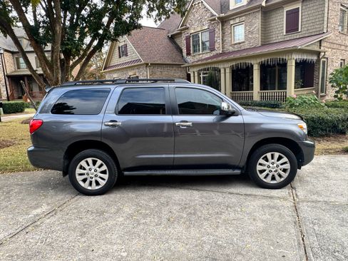 Used 2015 Toyota Sequoia Platinum AWD/4WD image 2