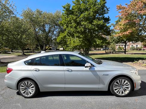 Used 2015 BMW 550i Gran Turismo xDrive image 2