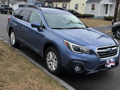 Used 2018 Subaru Outback 2.5i Premium image 1