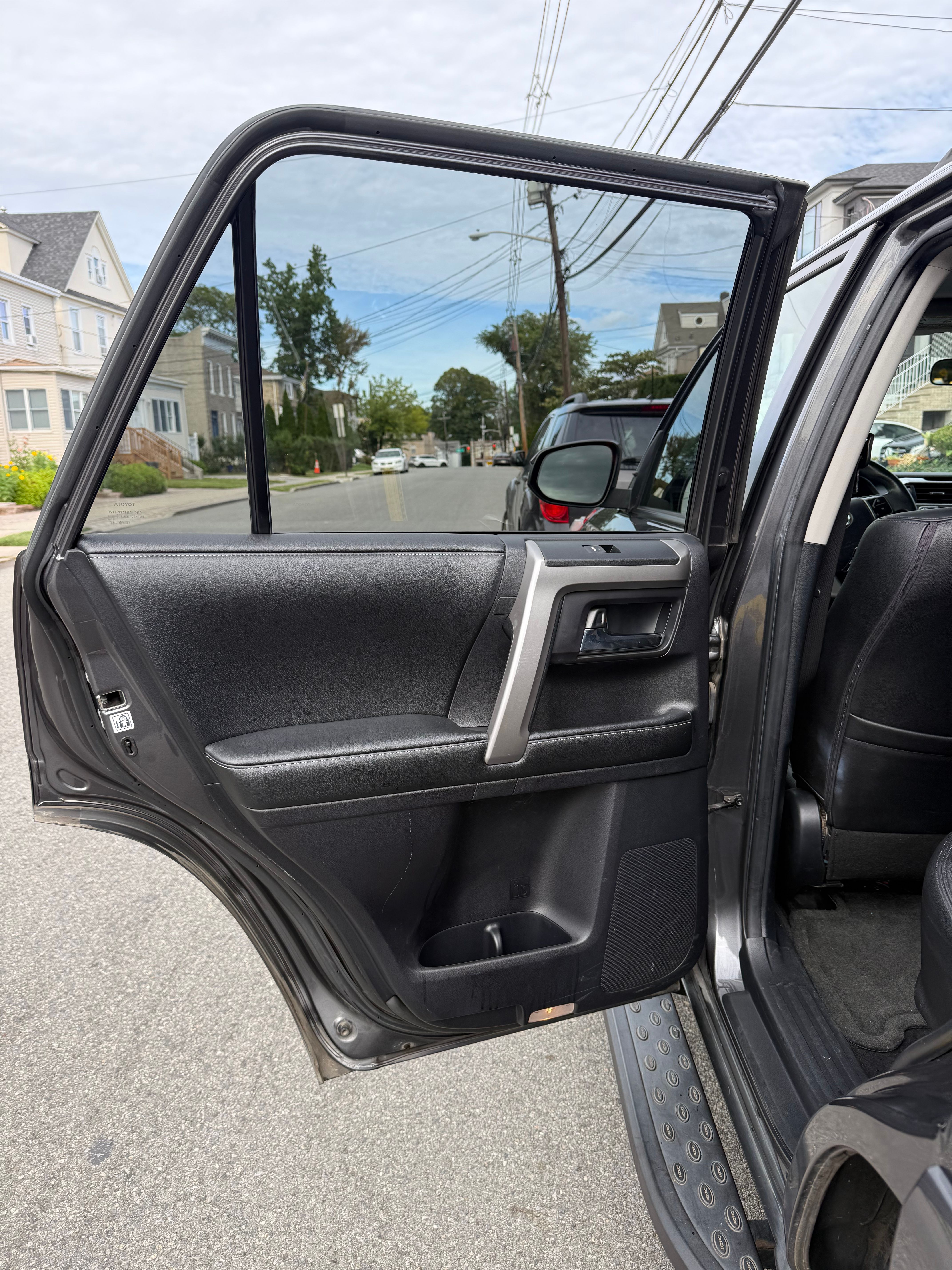 Used 2015 Toyota 4Runner SR5 AWD/4WD image 13