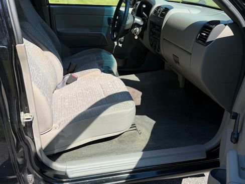 Used 2006 Chevrolet Colorado LS w/ Street Pack RWD image 11