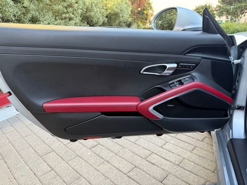 Used 2017 Porsche 718 Boxster image 6