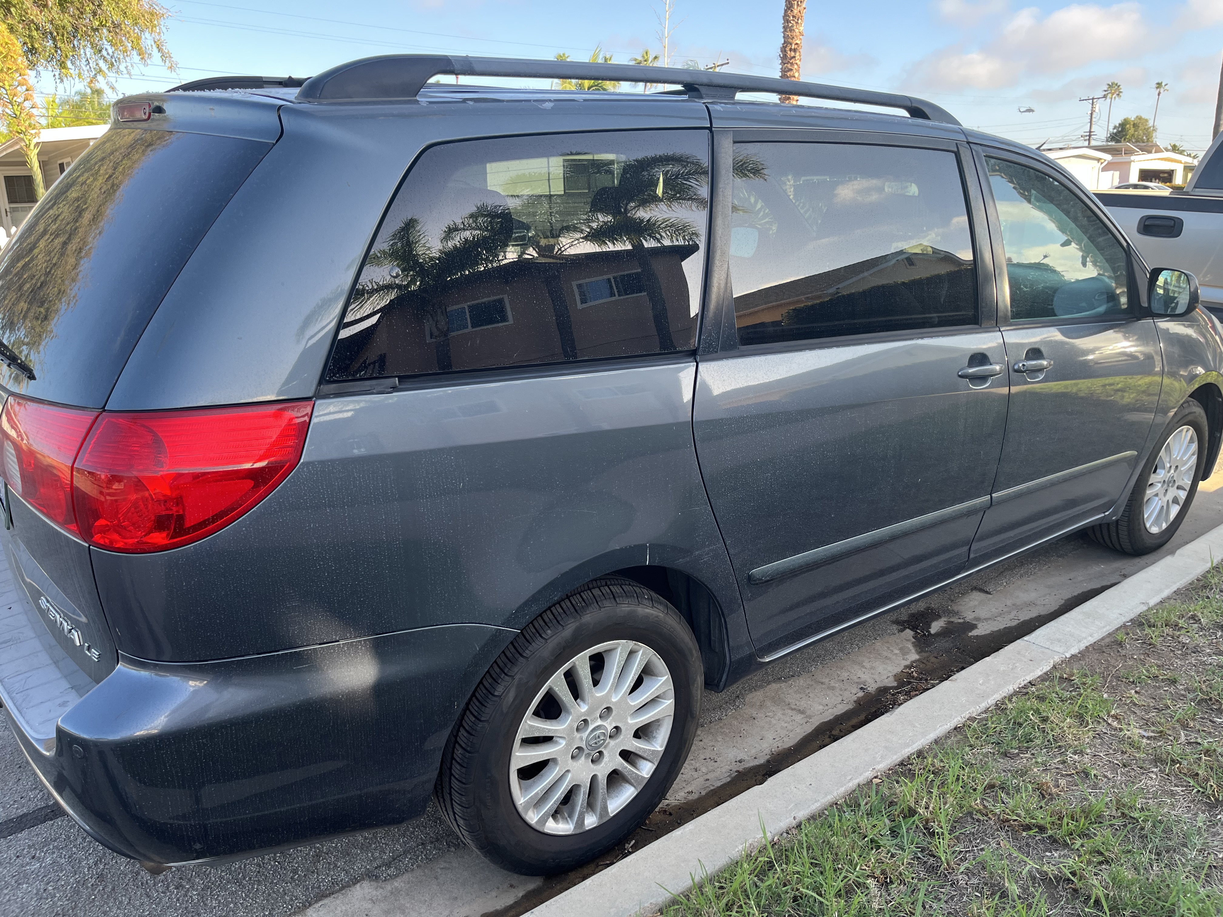 Used 2008 Toyota Sienna LE FWD image 12