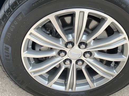 Used 2018 Cadillac XT5 Luxury w/ Driver Awareness Package image 11