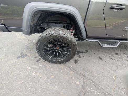 Used 2024 Jeep Gladiator Mojave image 25