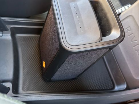 Used 2023 Rivian R1T Launch Edition image 18