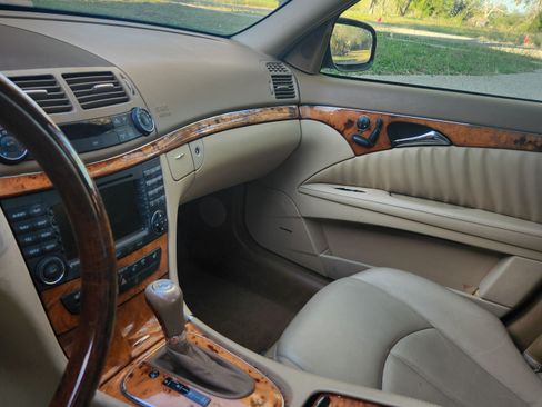 Used 2008 Mercedes-Benz E 320 BlueTEC Sedan image 6