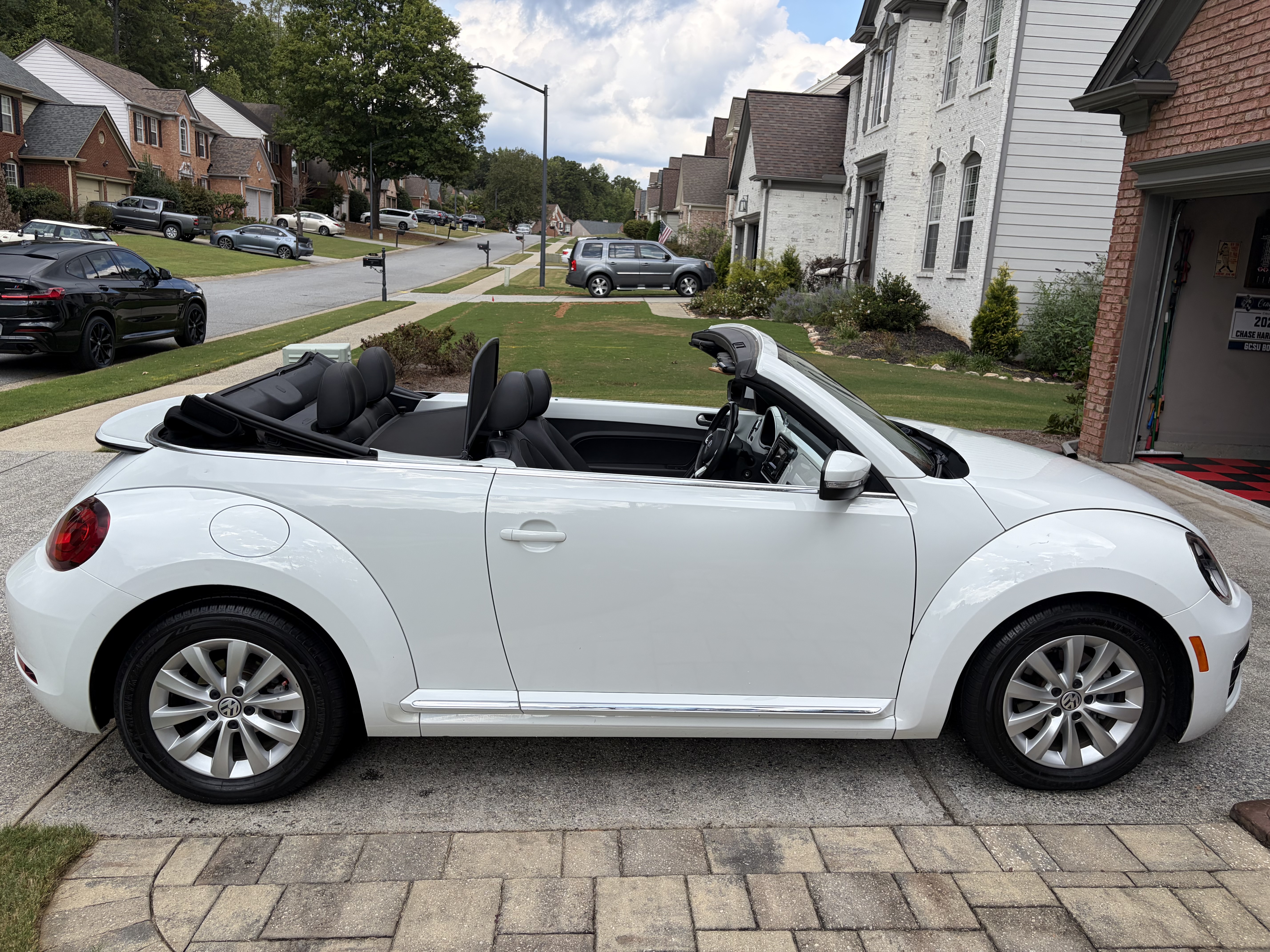 Used 2018 Volkswagen Beetle 2.0T SE FWD image 10