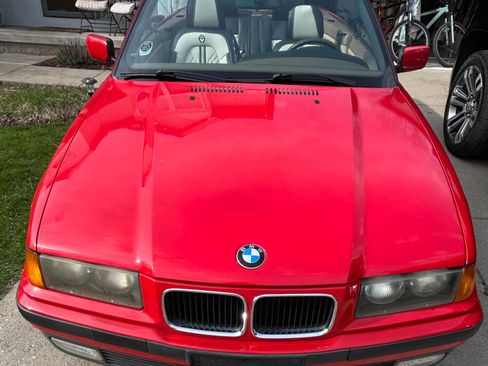 Used 1995 BMW 325i Convertible RWD image 5