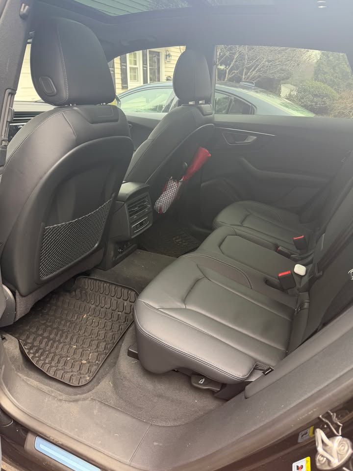 Used 2025 Audi Q8 Premium AWD/4WD image 9