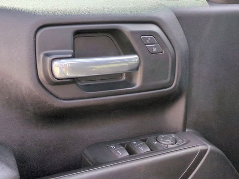 Used 2020 Chevrolet Silverado 1500 Custom w/ Infotainment Package image 10