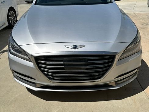 Used 2018 Genesis G80 3.8 RWD image 1