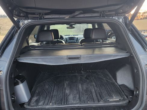 Used 2022 Chevrolet Equinox RS w/ LPO, Cargo Package image 6