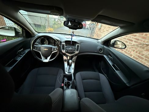 Used 2014 Chevrolet Cruze LT image 11