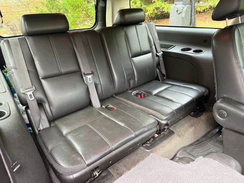 Used 2008 Chevrolet Suburban LT image 6