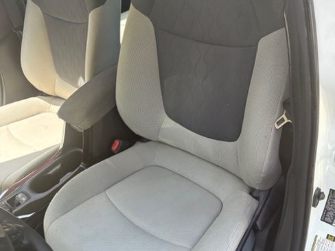 Used 2020 Toyota Corolla LE FWD image 8