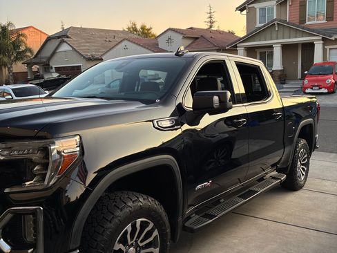 Used 2020 GMC Sierra 1500 AT4 w/ AT4 Premium Package AWD/4WD image 2