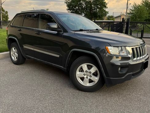 Used 2011 Jeep Grand Cherokee Laredo AWD/4WD image 1