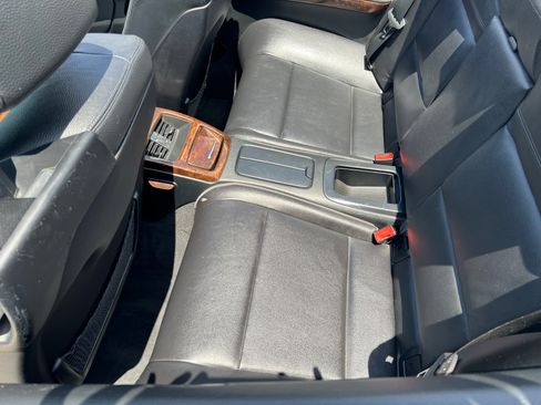 Used 2011 BMW 335i Convertible image 23