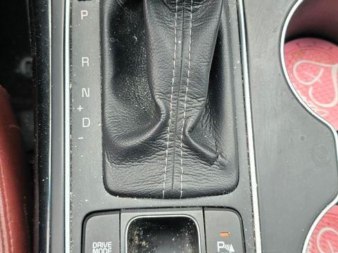 Used 2018 Kia Sorento SX image 9