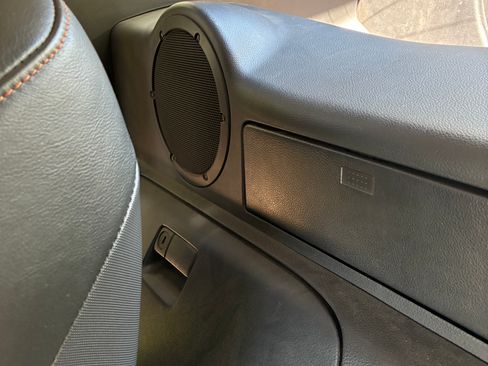 Used 2004 Nissan 350Z Enthusiast RWD image 16