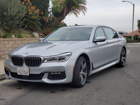 Used 2016 BMW 750i image 11